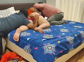 Sexy maid of the house left the bai apart from two boys