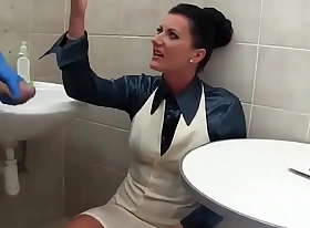 Glamorous pee babe cocksucking in bathroom part 3